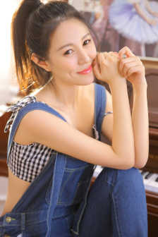 美女被老外灌醉带去宾馆